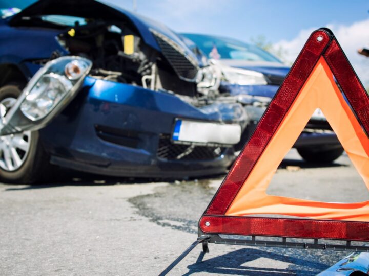 Interwencja służb ratunkowych po zdarzeniu drogowym w Bulowicach