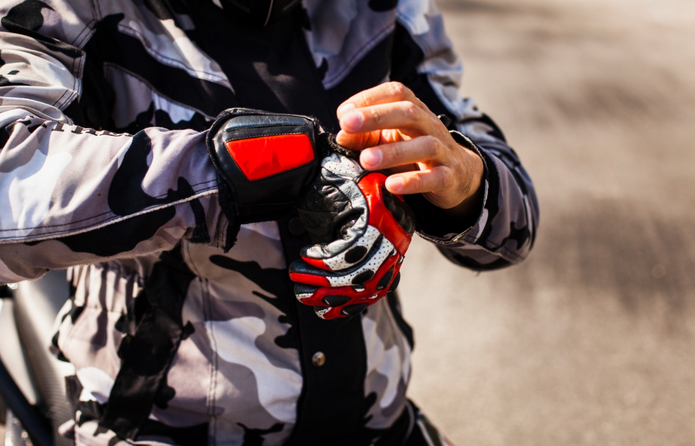 Poważny wypadek motocyklisty na trasie Zator-Andrychów