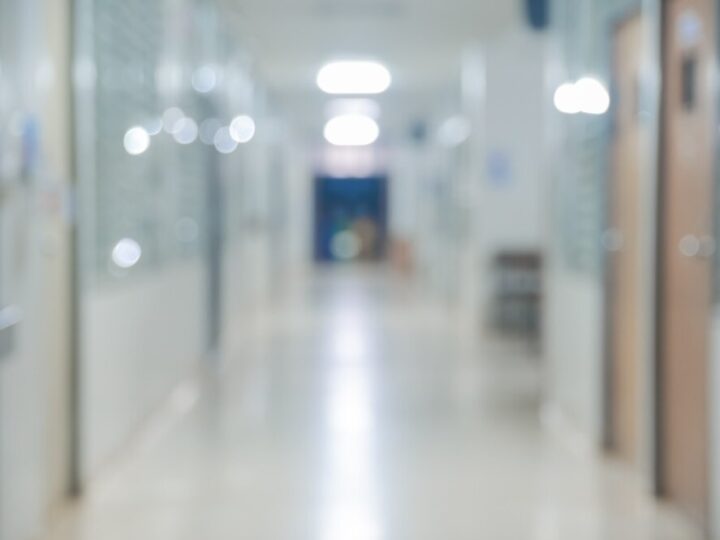 Bezpieczeństwo w bielskich placówkach pomocowych: Szkolenie dla personelu zakończone sukcesem