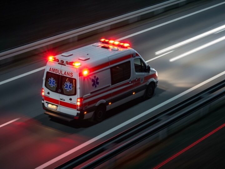 Dzielnicowi w Świnnej Porębie: Bezpieczeństwo seniorów na pierwszym planie