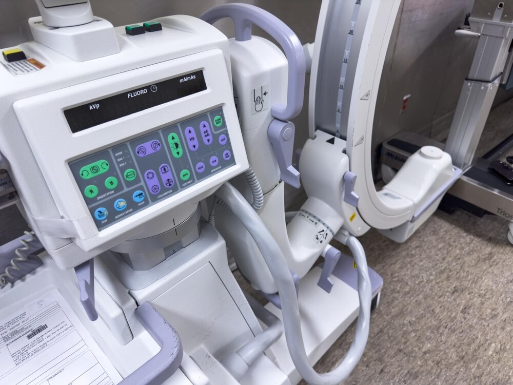 Policja w Wadowicach kontroluje pustostany i wspiera osoby bezdomne