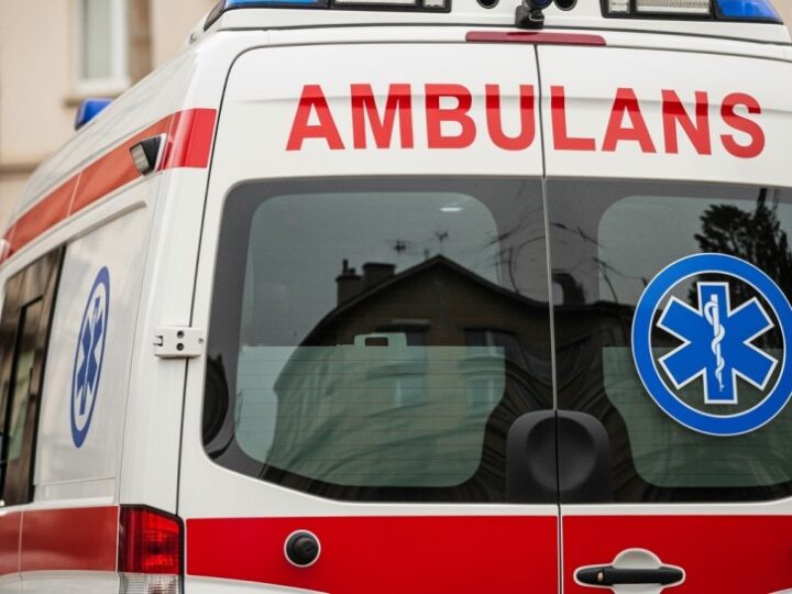 Policjanci uratowali mieszkańców z zadymionej kamienicy