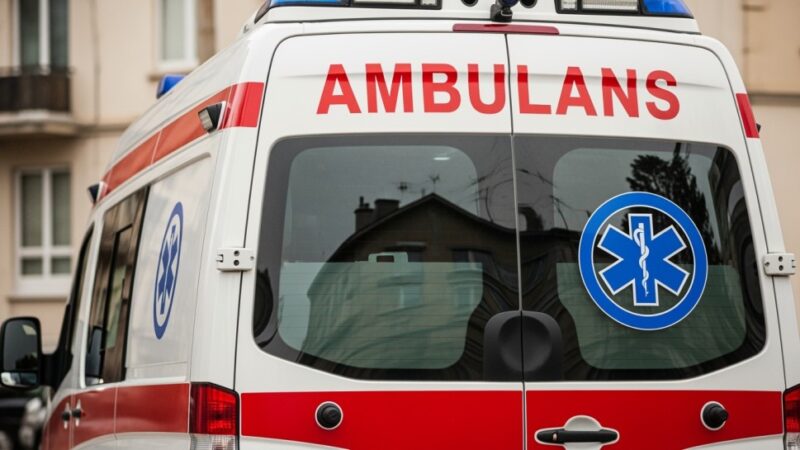 Policjanci uratowali mieszkańców z zadymionej kamienicy