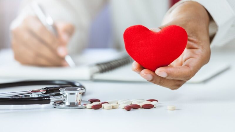 Dzielnicowy w przedszkolu: Lekcja bezpieczeństwa dla najmłodszych w Wysokiej