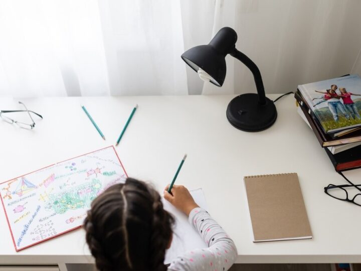 Policjanci w Wadowicach edukują maturzystów o karierze w służbie i bezpieczeństwie