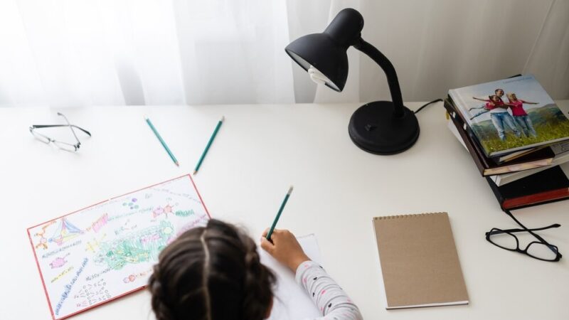 Policjanci w Wadowicach edukują maturzystów o karierze w służbie i bezpieczeństwie